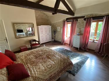 Charming stone house at the end of a quiet hamlet in the north of the Charente