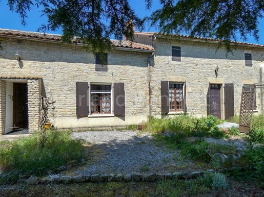 Large 4 bed stone property with adjoining barn