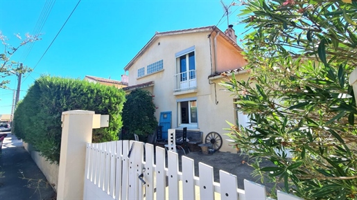 Pleasant house with about 125 m² of living space with 4 bedrooms on a 459 m² plot with garage.