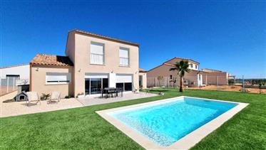 High standing contemporary villa with 4 bedrooms on a 624 m² plot with pool and views !