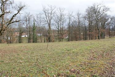 Exclusive: Building land fully serviced, quietly located at the exit of the village.