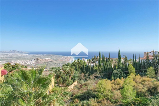 The plot is located in a sought-after urbanization in the still truly Spanish coastal town