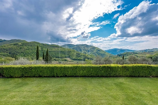 10 Bedrooms - Villa - Florence Province - For Sale