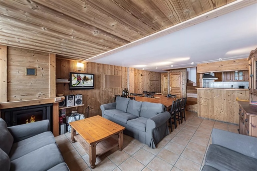 Ski in / ski out apartment located in a dynamic area in Les ...