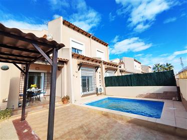 Nice townhouse with 3 bedrooms in Las Kalendas