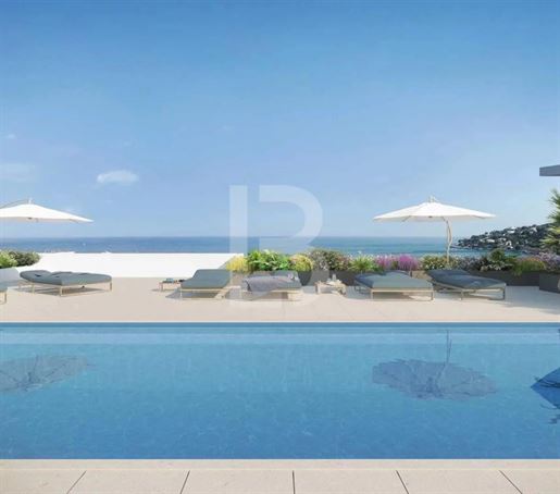 Roquebrune-Cap-Martin, 4 bedroom Penthouse with sea view and roof terrace