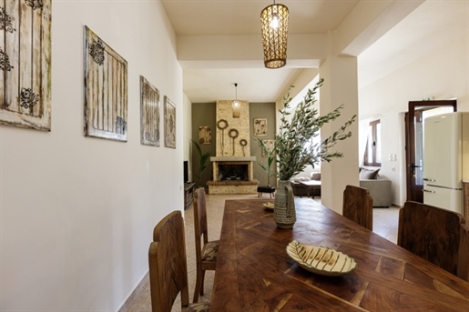 Villa with 2 apartments and 1 studio near Perama
