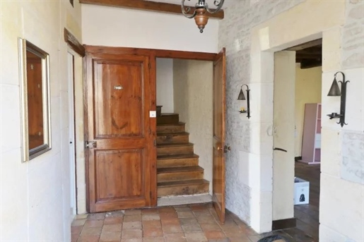 Charentaise House, 145m² living space, Courtyard, Garage, Enclosed Garden of 1 121m²