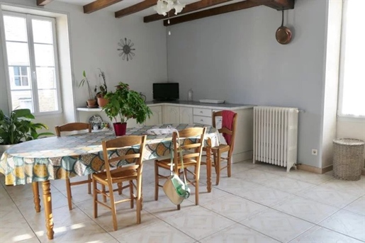 Situated 6kms from Cognac town centre, amenities/schools wal...