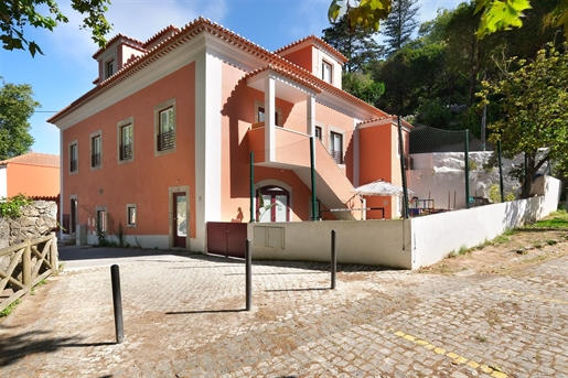 Renovated building in the center of Sintra