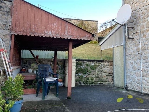 Treignac Village house
We are pleased to present this stone house built in 1965, with a s