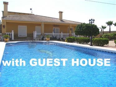 Chalet con casa de invitados y piscina privada