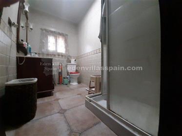 6 bedroom Villa with annexe or 2 houses at 3km from Elche