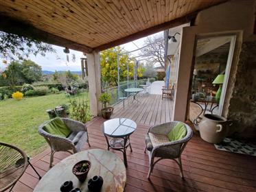 Vivenda: 200 m²