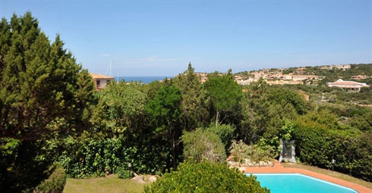 Villa Mirto is situated on the famous Costa Smeralda, in the heart of
Porto Cervo in Sard