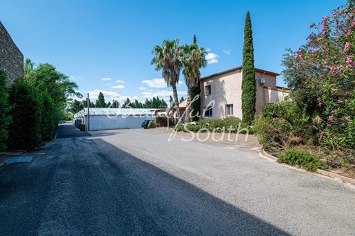 Substantial Property On 5.4 Hectares Of Land, Outbuildings, Greenhouses, West Perpignan
