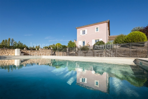 Property with pool and studio for sale in the Luberon