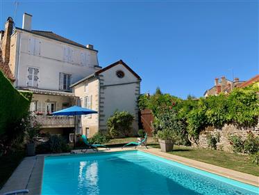 Character house with swimming pool, in a village with all convenience at 25 minutes driving distance