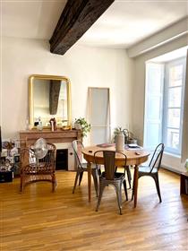 Renovated flat with character, situated in a city center 