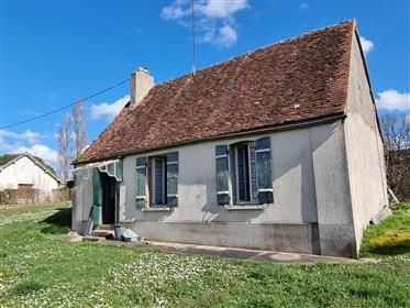 Cute independent house in a quiet hamlet