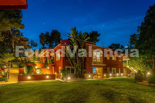 Exclusive luxury property in Santa Bárbara,Rocafort,Valencia