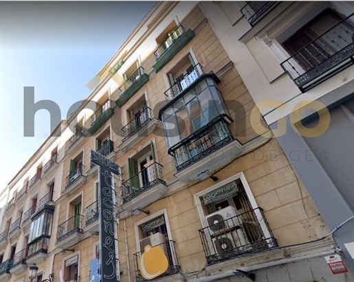 Flat for sale in Madrid, with 91 m2, 2 rooms and 2 bathrooms, Lift, Furnished, Air conditi