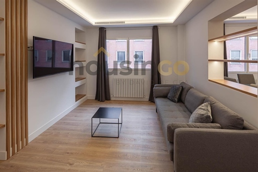 Flat for sale in Madrid, with 91 m2, 2 rooms and 2 bathrooms, Lift, Furnished, Air conditi