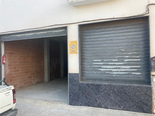 Agr-1138 se vende local en rute (Córdoba) 140 M2 Local de 140 m2 en Rute, apto para negoci