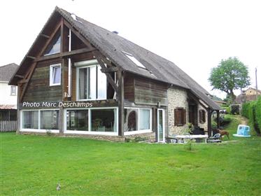 Renovated independent hamlet house, 3 bedrooms, large volumes, well maintained, on 1392m² 