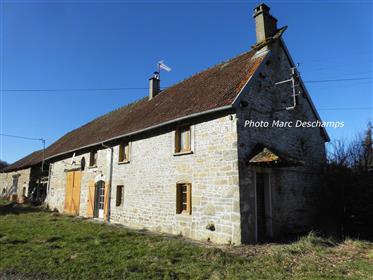 Stone farmhouse, semi-detached on one side, 4 bedrooms, 120m² of living space, 2 barns, on 1191m²