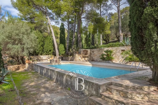 Toulon – Propriété 1,4 ha – Vue Dégagée Mer – Piscine – Tennis