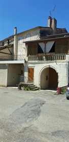 Old village house of 140m2 hab. Approx. With terrace on basement