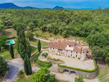 Exceptional stone bastide and country estate in the heart of Provence with 98 hectares, swimming poo