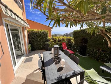 Beautiful 3 bedroom townhouse in Nice in a prestigious private residence with pool, garage, close to