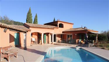 Beautiful house near Cotignac with open plan living, swimming pool, lovely views and small vineyard