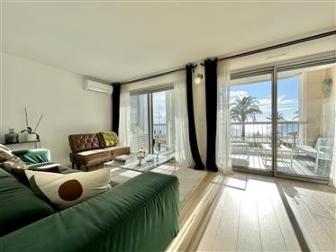 Fully renovated lovely 2-bedroom apartment with sea view on Promenade des Anglais in Nice