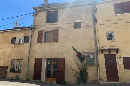 In the center of Riez, village house of 114 m², crossing over 2 streets, with an 8 m² terr