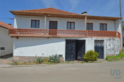 Home / Villa with 4 Rooms in Coimbra with 220,00 m²