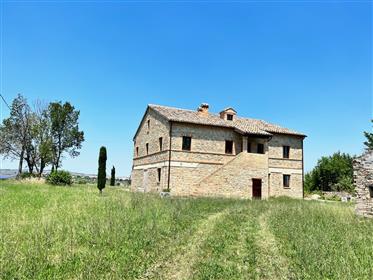 Country house with 6100 sqm of land 
