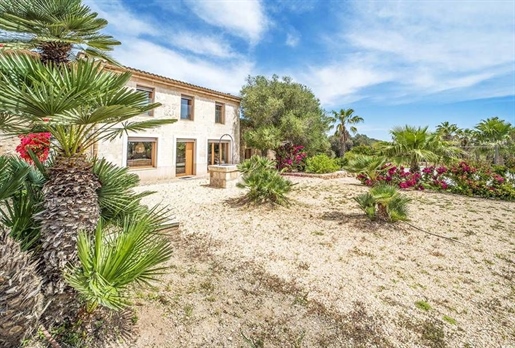 Charming Majorcan finca with pool and big plot close to Manacor