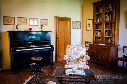 4 Bedrooms - House - Firenze - For Sale - V
