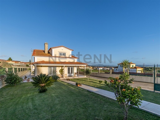 House 3 Bedrooms in the area of Campelos