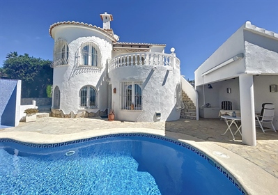 We present this stunning villa for sale, with sea views and a wonderful private swimming p