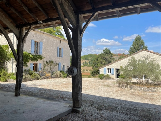 Superb group of 3 renovated buildings with a barn, swimming ...