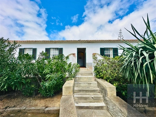 Maison T4 avec terrain de 13 200 m2 sur l'île de Porto Santo