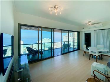Apartment for sale with sea view in Ipanema