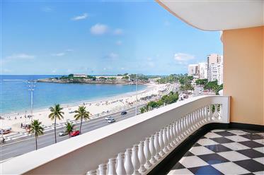 Opportunity to reform with Seaview and balcony in Avenida Atlântica