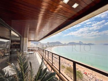 Luxurious apartment with balcony and panoramic view in Copacabana