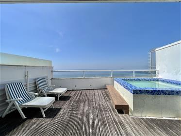 Penthouse duplex avec 3 suites et vue mer à vendre à Copacabana