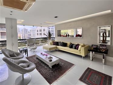 Apartamento: 252 m²